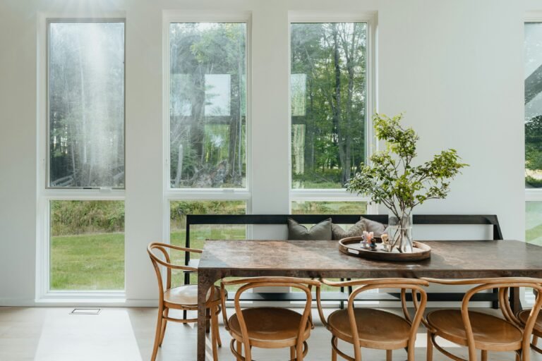 Modern Meets Vintage: How to Mix Eras Without Clashing
