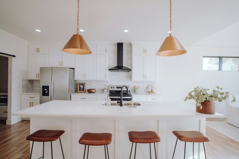 Why the Troy Lighting Kenzo 21” Pendant Is a Designer Favorite for Kitchens